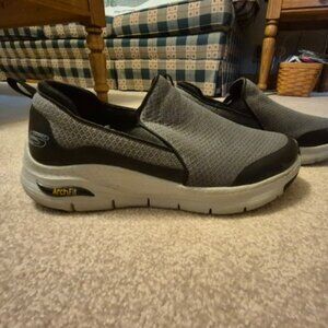 Skechers Men's Arch Fit - Banlin Slip-On Walking Sneakers - Grey